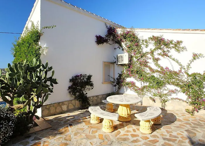 Сasa de vacaciones Sara By Interhome *